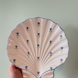 Vintage Carolina Irving & Daughters Lily Concha serving plate